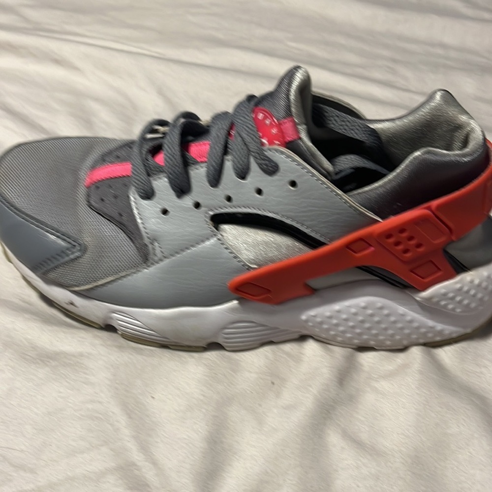 Nike Huraches  Sz 6 EUC!!